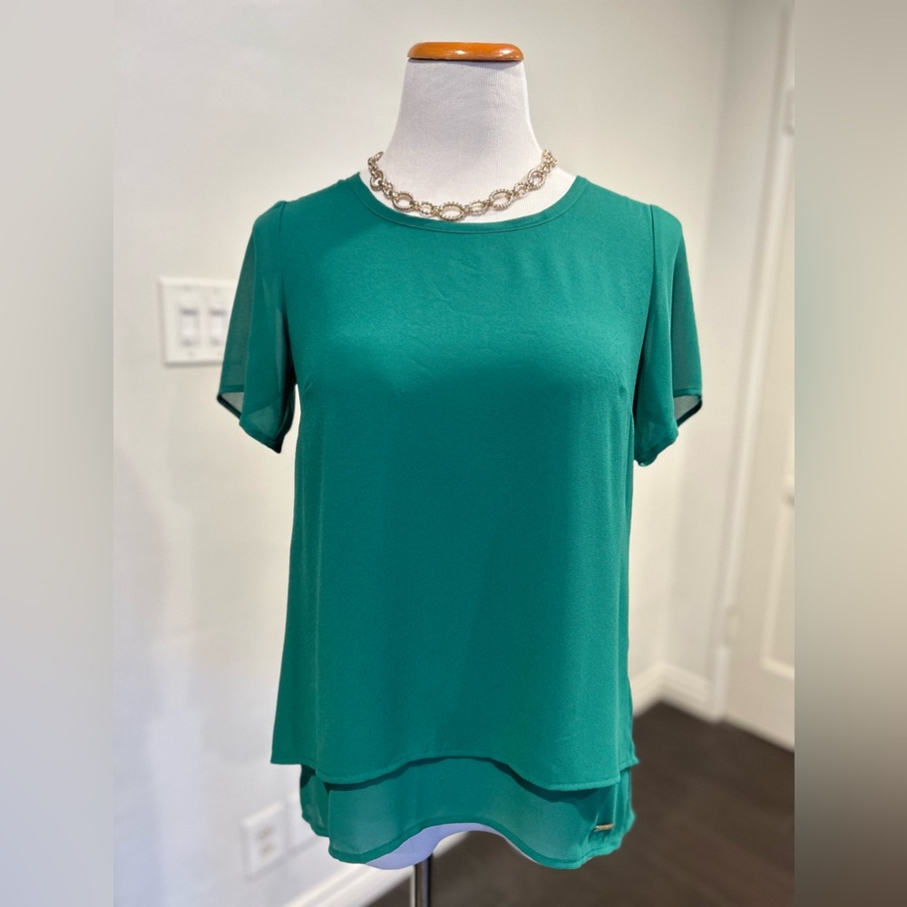 Michael Kors NWT Size XS Green Layered Short Sleeved Top
